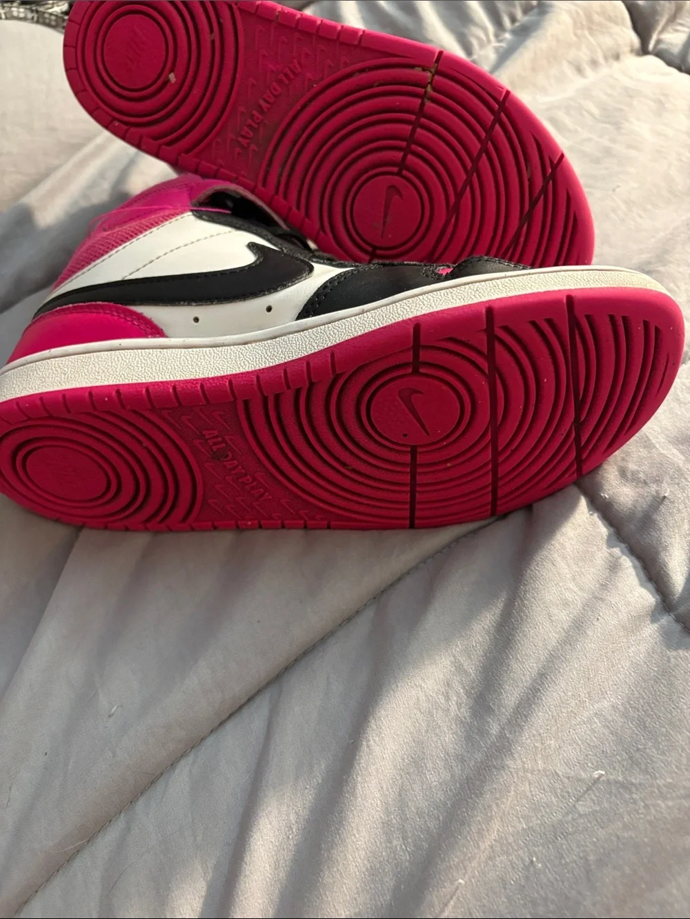 Nike Kids High-Top Sneakers in Bright Pink and Black Size 3Y